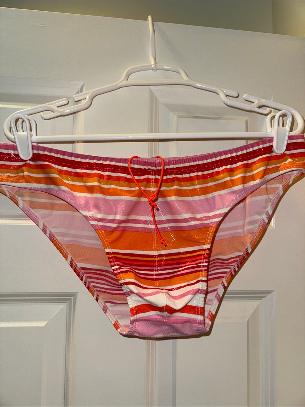 Squeeze Dog brand Men’s Striped Pink Orange Bikini Bottom Size XXXL (XL 🇺🇸)